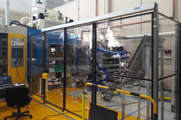 Fabricant de presse laboratoire pour matériaux composites